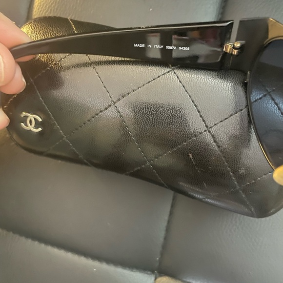 Chanel black oval sunglasses, circa 1995, adjustable nose pads - Picture 9 of 11